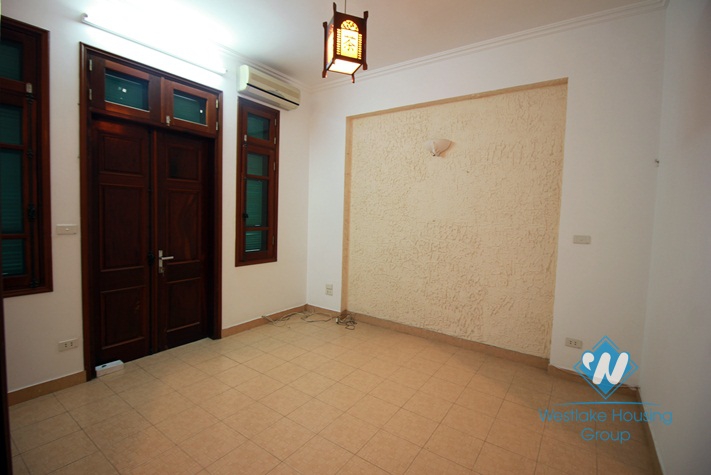 03 bedrooms house for rent in Xuan Dieu Street, Tay Ho, Hanoi